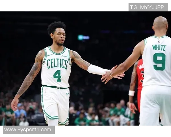 杰伦布朗赞西蒙斯攻防兼备实力超乎想象表达深厚敬意 杰伦布朗赞西蒙斯攻防兼备实力超乎想象表达深厚敬意