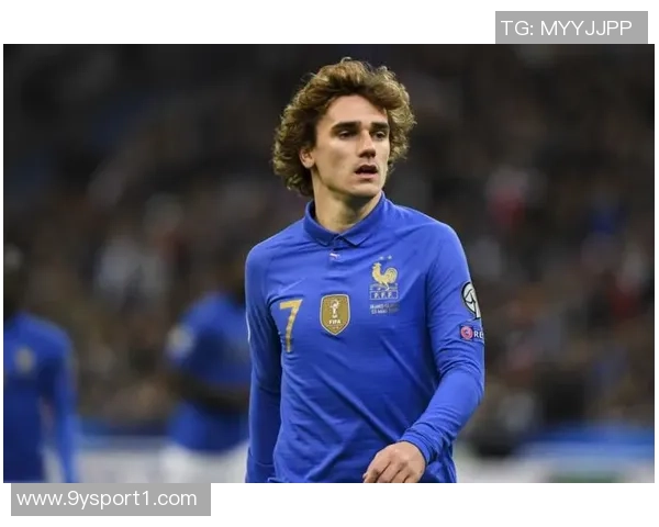 帕齐尼称赞莱奥进步显著学习中锋跑位技巧提升明显 帕齐尼称赞莱奥进步显著学习中锋跑位技巧提升明显