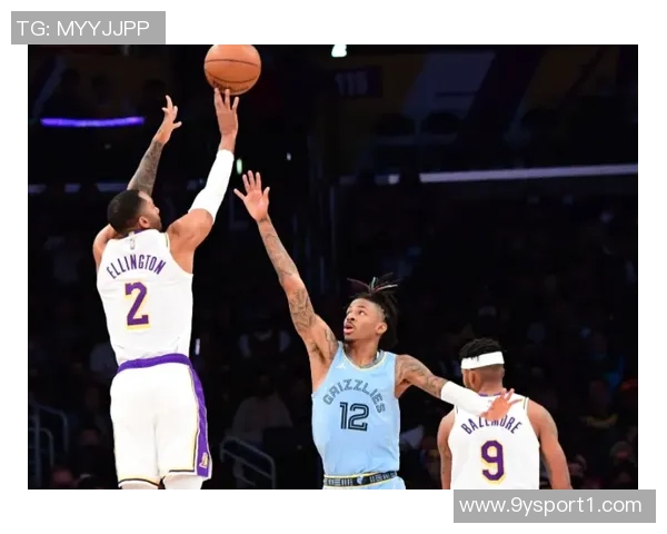 沃尔夫半场表现惊艳9投6中三分球4记独得11分助力球队奋勇争先