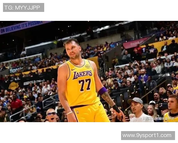 东契奇赛场精彩表现暗示勒布朗慢慢恢复不急的态度 东契奇赛场精彩表现暗示勒布朗慢慢恢复不急的态度