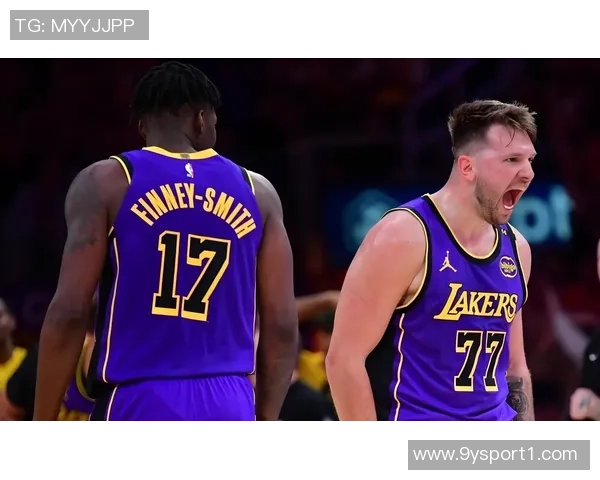 本赛季定向助攻榜单揭晓里夫斯助攻艾顿27次东契奇紧随其后25次 本赛季定向助攻榜单揭晓里夫斯助攻艾顿27次东契奇紧随其后25次