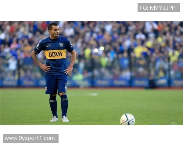 特维斯重返博卡主场获赠纪念球衣感动不已重温昔日辉煌